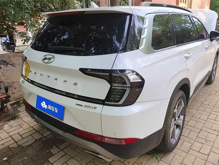 Фото 3 - Hyundai Santa Fe
