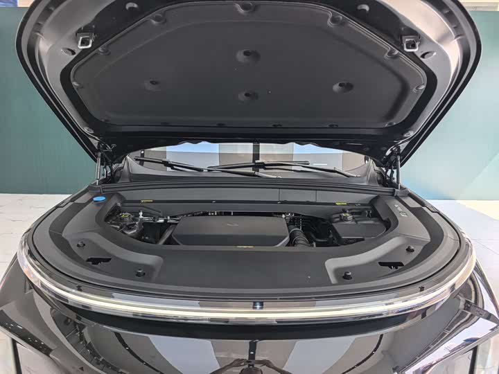 LiXiang L8 2025 2025款 Pro 智能焕新版