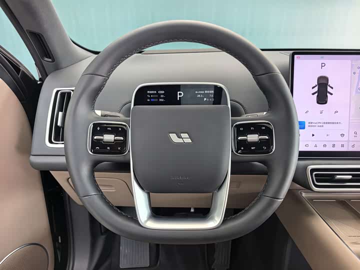 LiXiang L8 2025 2025款 Pro 智能焕新版
