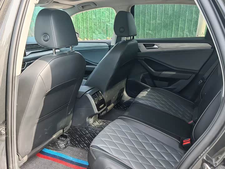 Фото 5 - Volkswagen Sagitar L