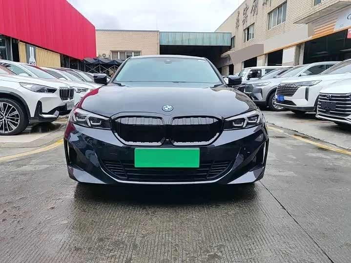 Фото 2 - BMW i3