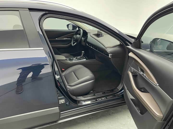 Mazda CX-30 2022 2022款 2.0L 自动嘉悦型