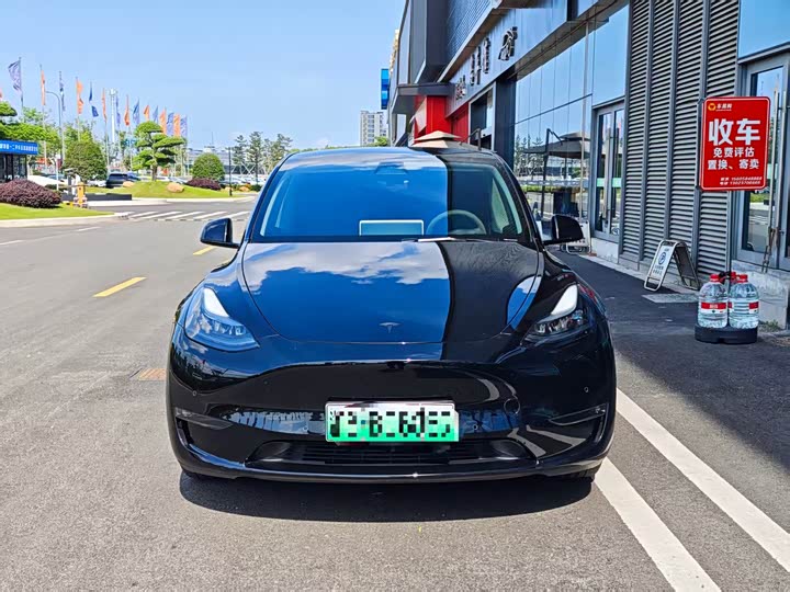 Photo 2 - Tesla Model Y