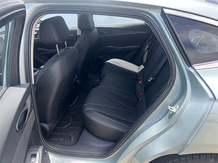 BYD Seal 06 Hybrid/EV 2026 2026款 DM-i 超享版 210KM旗舰型