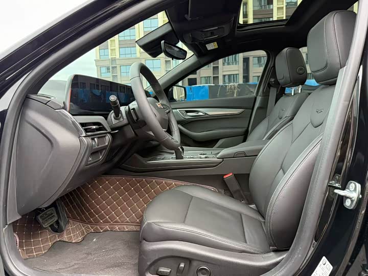 Cadillac CT5 2025 2025款 28T 赛道性能版