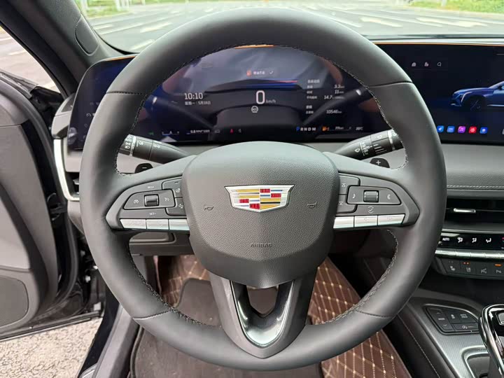 Cadillac CT5 2025 2025款 28T 赛道性能版