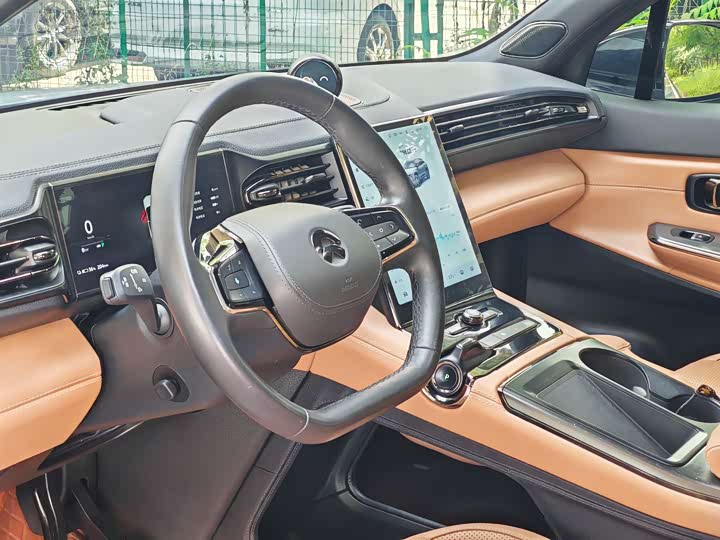 Фото 7 - Nio ES8