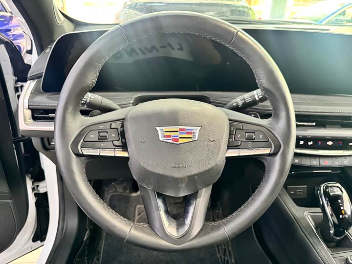 Cadillac XT4 2024 2024款 28T 两驱尊贵型