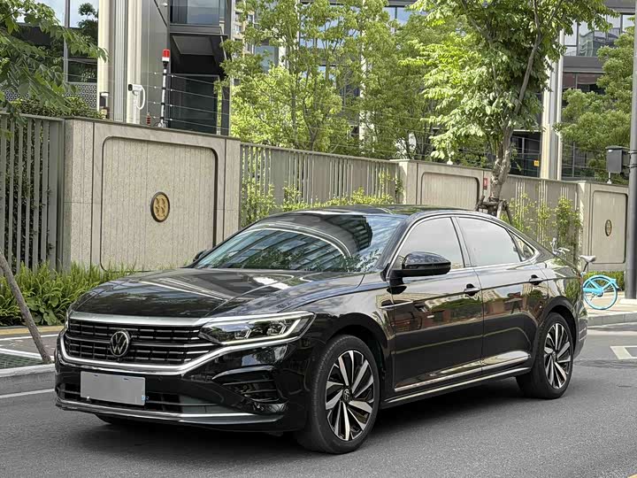 Фото 1 - Volkswagen Passat