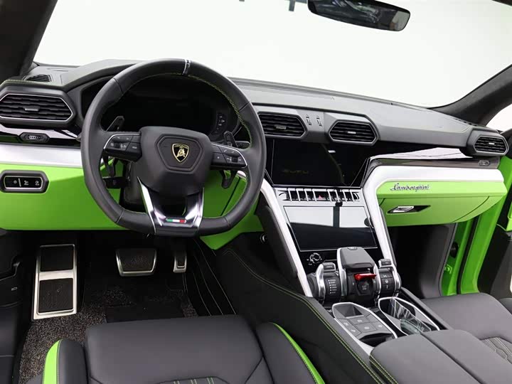 Фото 9 - Lamborghini Urus