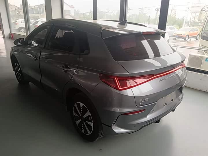 2023 BYD E2