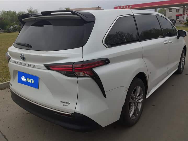 Фото 3 - Toyota Sienna