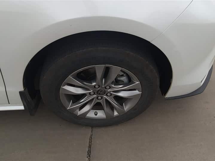 Фото 6 - Toyota Sienna