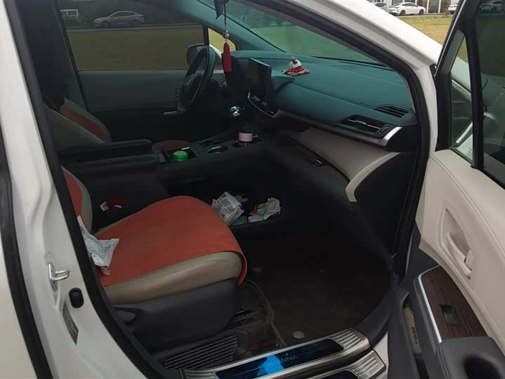 Фото 8 - Toyota Sienna