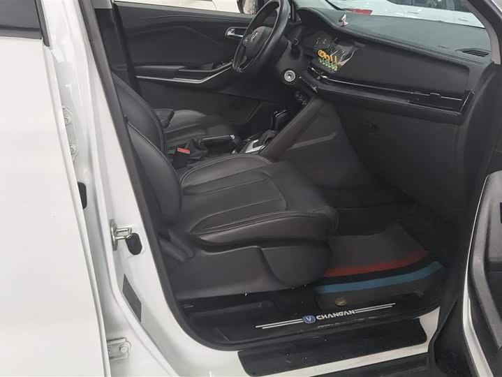Changan CS15 2021 2021款 1.5L 自动进取型
