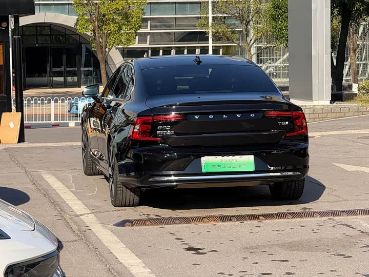 Volvo S90 Hybrid 2025 2025款 插电式混动 四驱长续航智雅豪华版