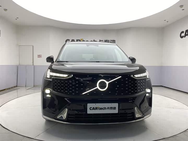 2025 Volvo EM90