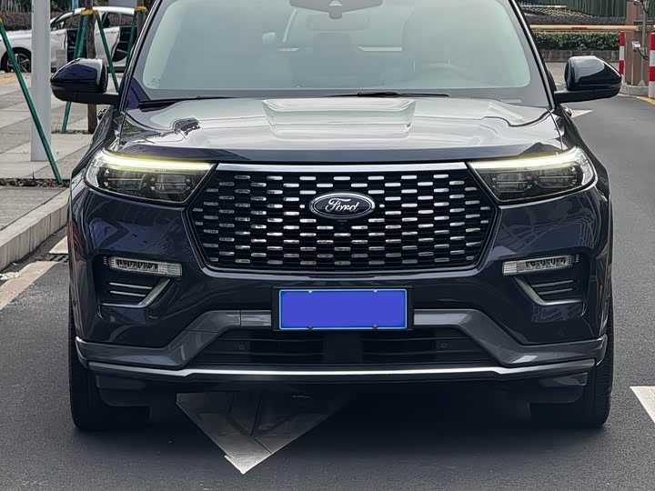 Фото 2 - Ford Explorer