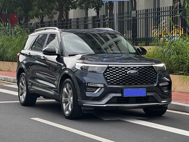 Фото 4 - Ford Explorer