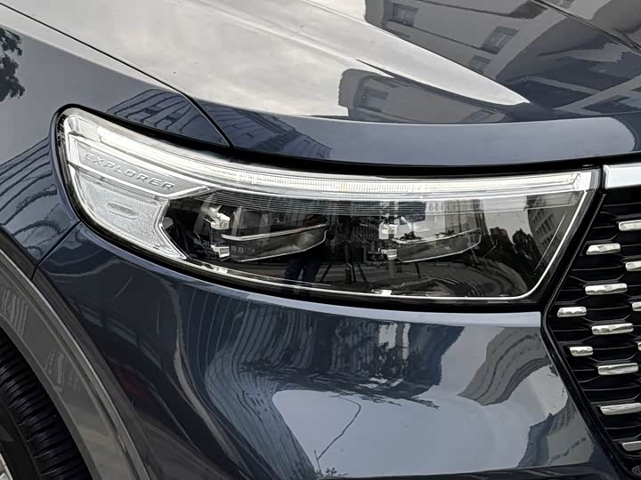 Фото 6 - Ford Explorer