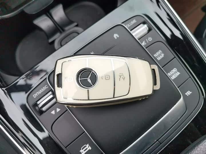 Фото 9 - Mercedes-Benz GLA-Class
