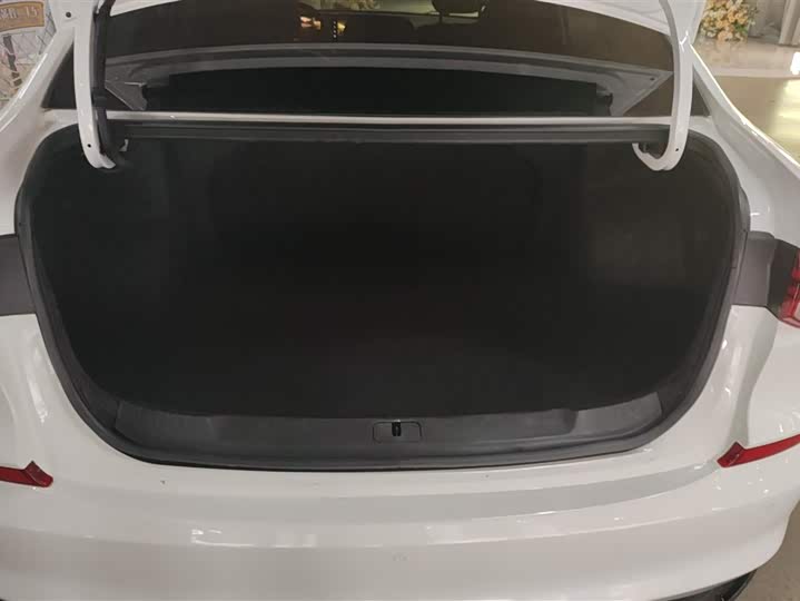 Chevrolet Monza 2023 2023款 1.5L 双离合悦享版