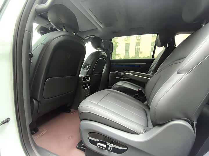 Dongfeng Yipai eπ 008 2026 2026款 六座纯电家享版