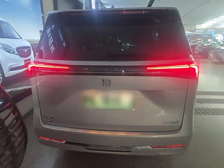 Фото 6 - Buick GL8 Hybrid