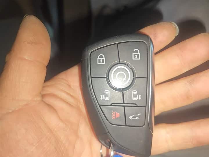 Фото 9 - Buick GL8 Hybrid