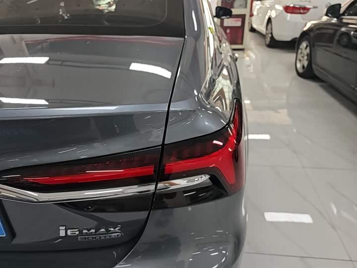Фото 8 - Roewe i6 Max