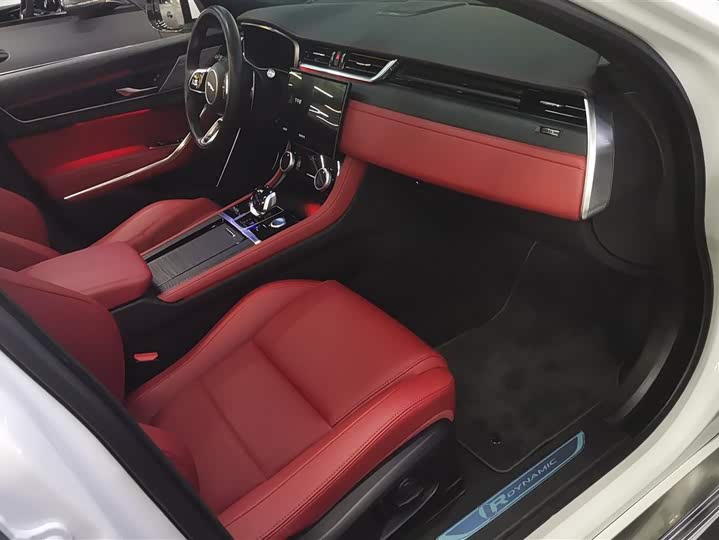 صورة 8 - Jaguar XF L