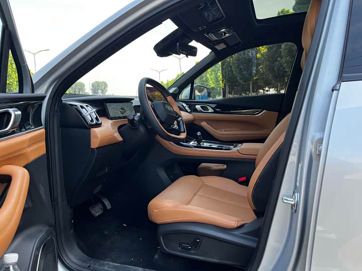 Zdjęcie 4 - Geely Atlas L