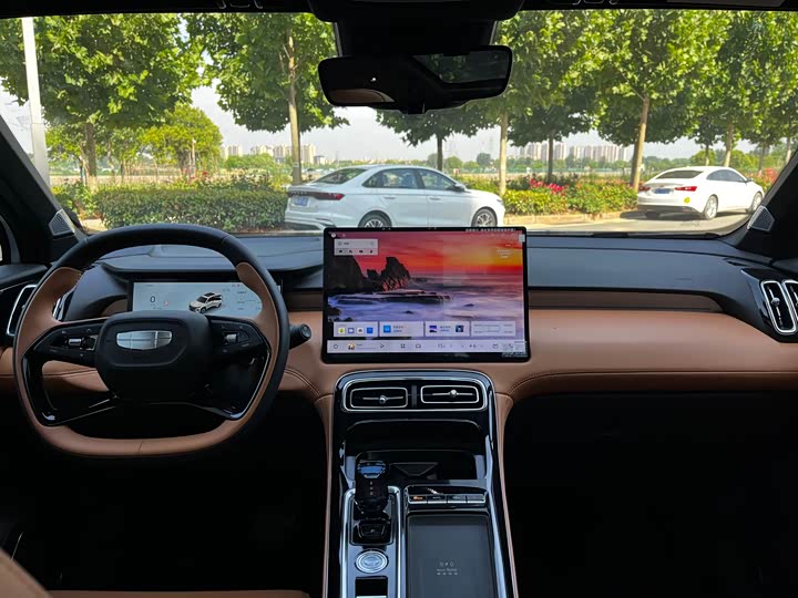Zdjęcie 6 - Geely Atlas L