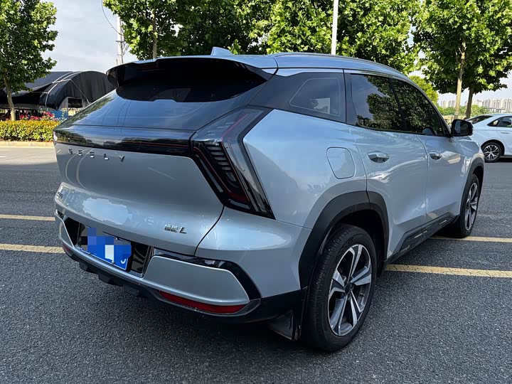 Zdjęcie 9 - Geely Atlas L