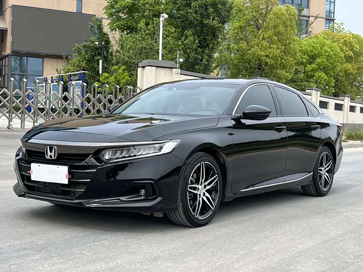 Фото 1 - Honda Accord
