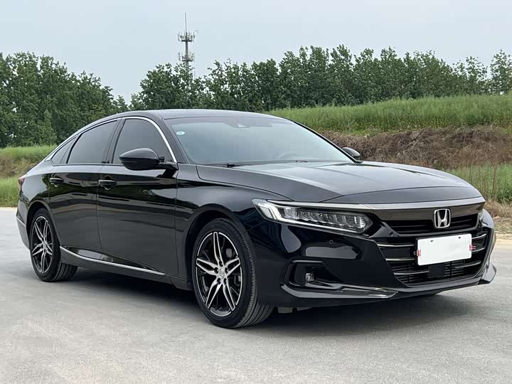 Фото 3 - Honda Accord