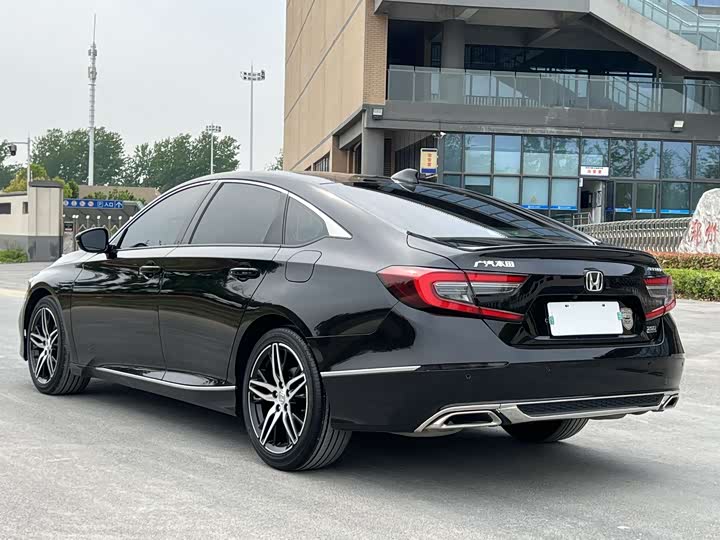 Фото 6 - Honda Accord