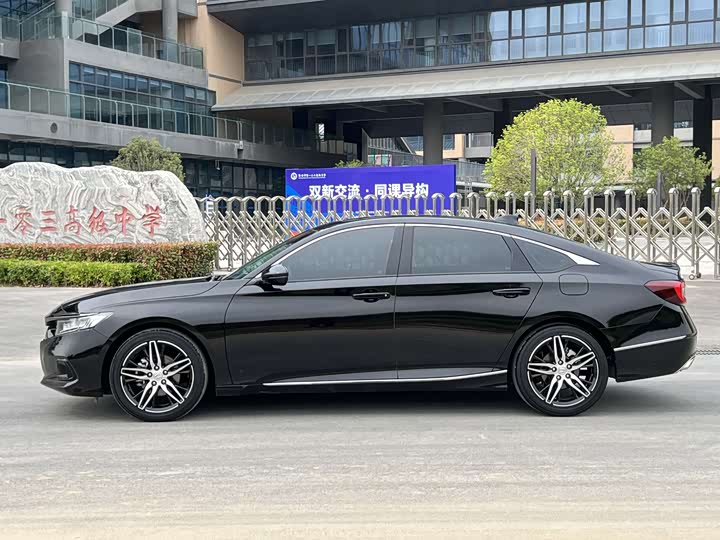 Фото 7 - Honda Accord