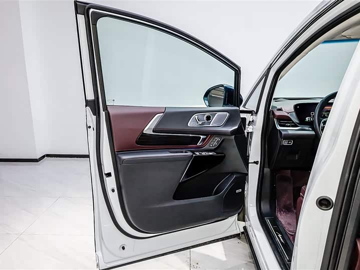 Buick GL8 Century 2025 2025款 2.0T 六座蕴世版