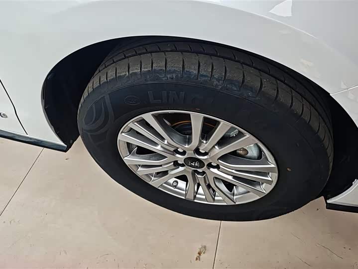 Photo 6 - Toyota Sienna
