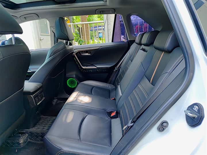 Toyota Wildlander 2024 2024款 双擎 2.5L E-CVT两驱豪华PLUS版