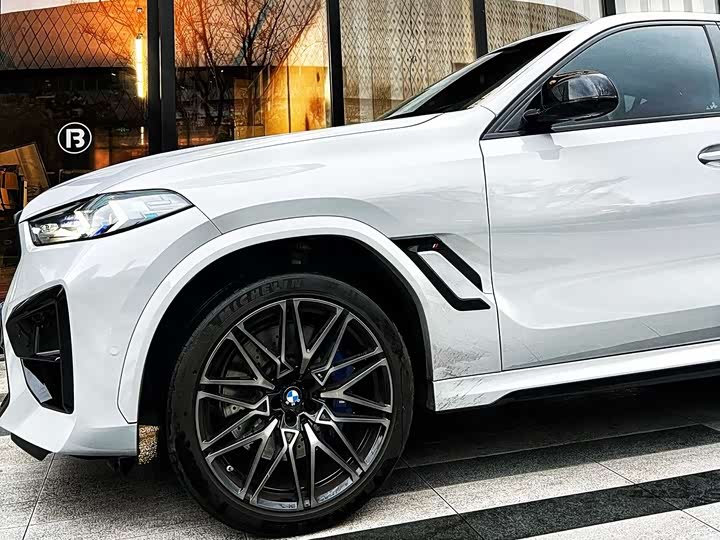 2023 BMW X6 M