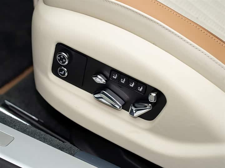 Фото 9 - Bentley Flying Spur Hybrid