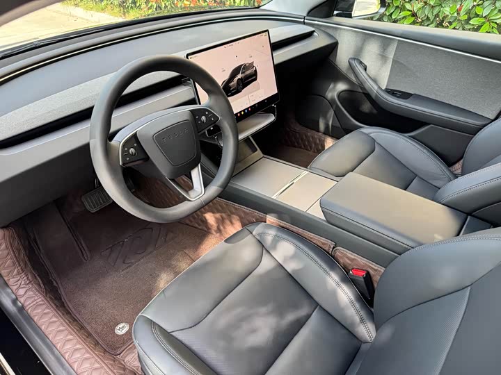 Фото 7 - Tesla Model 3