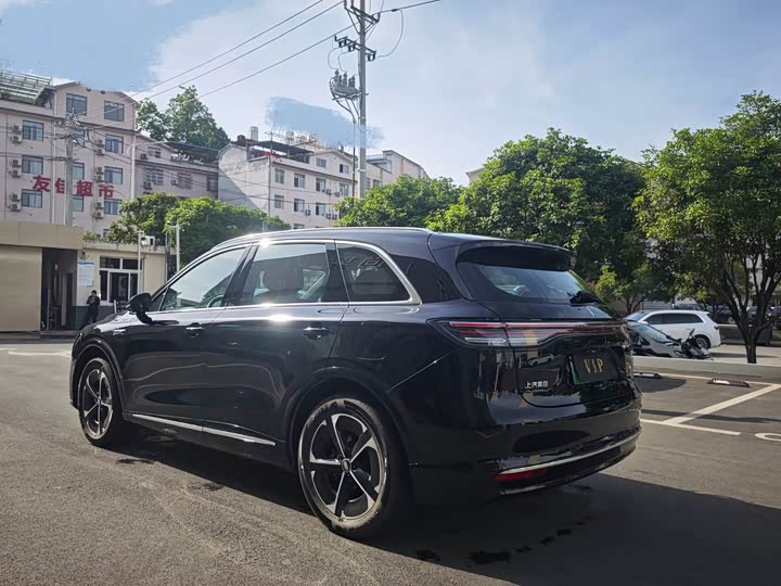 Zdjęcie 8 - Shangjie (Huawei × SAIC) H5