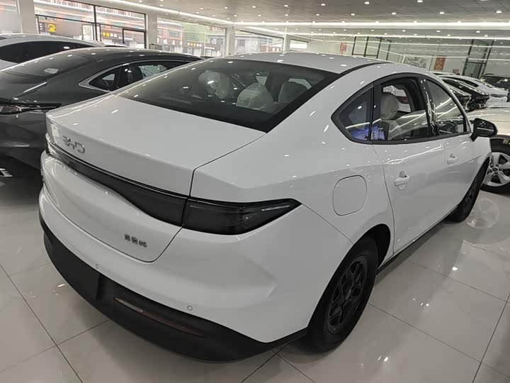 Фото 7 - BYD Seal 05 DM-i Hybrid