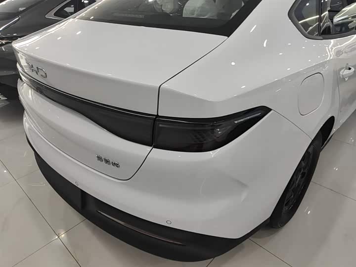 Фото 8 - BYD Seal 05 DM-i Hybrid