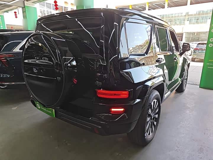 Zdjęcie 7 - Tank 700 Hybrid