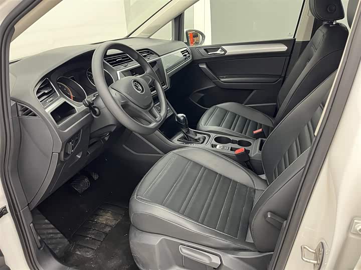 Volkswagen Touran L 2021 2021款 途安L 280TSI DSG风尚版 7座