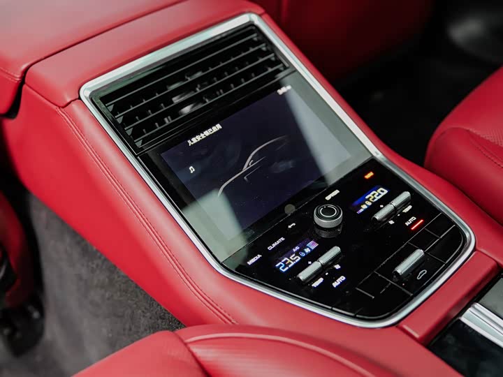 Zdjęcie 8 - Porsche Panamera